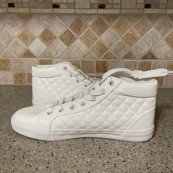 Echo Unltd Men’s Quilted High Top White Sneaker Size 9.5 - Picture 4 of 8